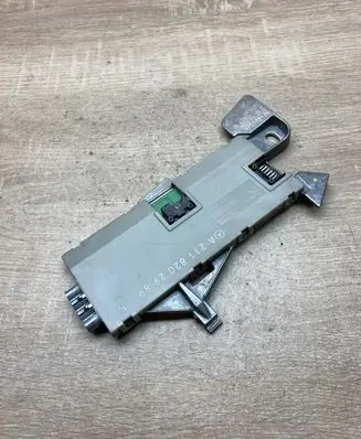 Mercedes-Benz E W211 Aerial antenna amplifier A2118202989