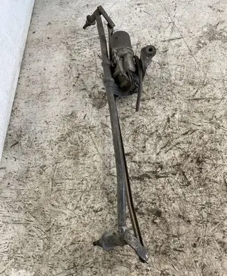 Iveco Daily 40.8 Front wiper linkage and motor
