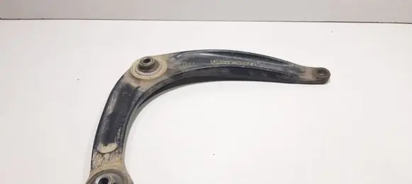 Peugeot 308 Front lower control arm/wishbone 833547