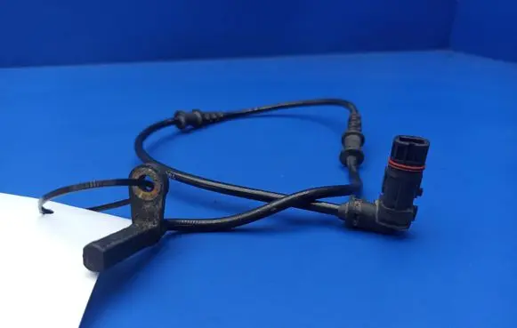 Mercedes-Benz C W203 ABS brake wheel speed sensor A2035400417 2105407681