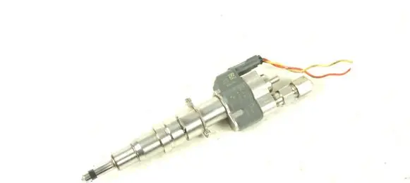BMW 1 E81 E87 Fuel injector 7589048 1353758904811