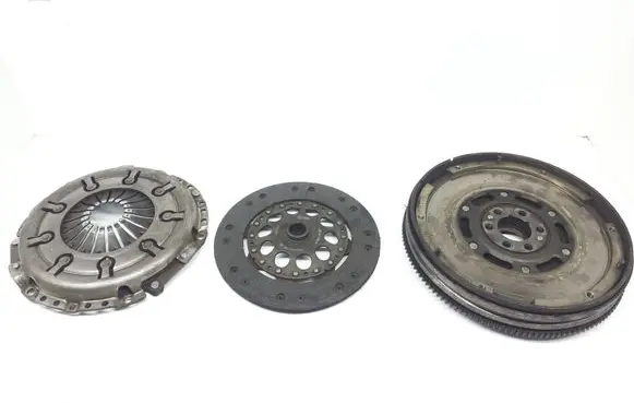 Volkswagen PASSAT B5.5 Clutch set kit 038141032P 038141147 038105266AN