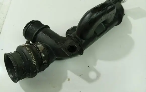 Ford C-MAX I Intercooler hose/pipe 9655059180