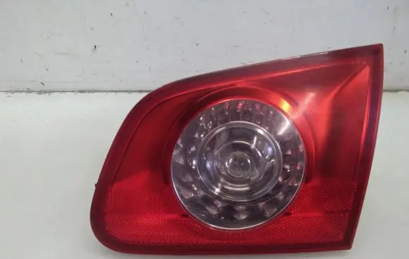Tailgate rear/tail lights