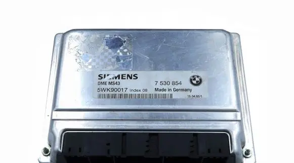 BMW 5 E39 Engine control unit/module 7530845