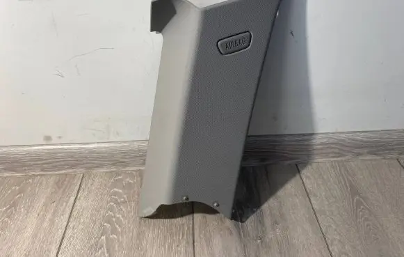 (C) pillar trim