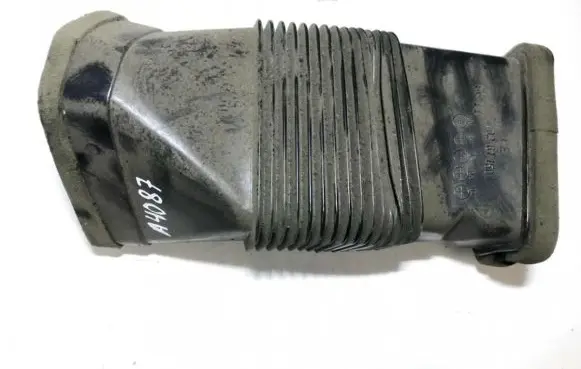 Mazda 121 Air intake hose/pipe db0261150