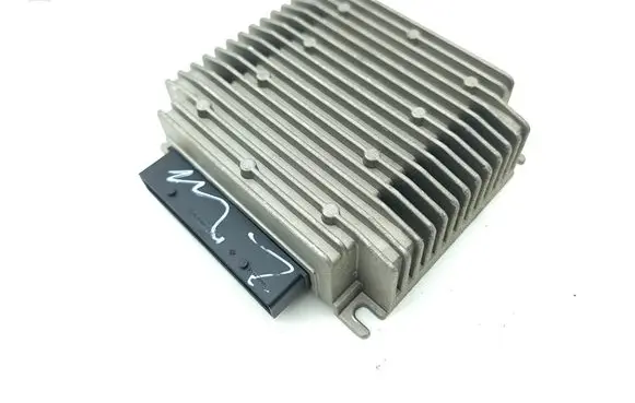 Tesla Model S Sound amplifier 100483310A