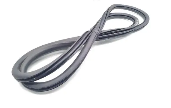 Peugeot 208 II Front door rubber seal 