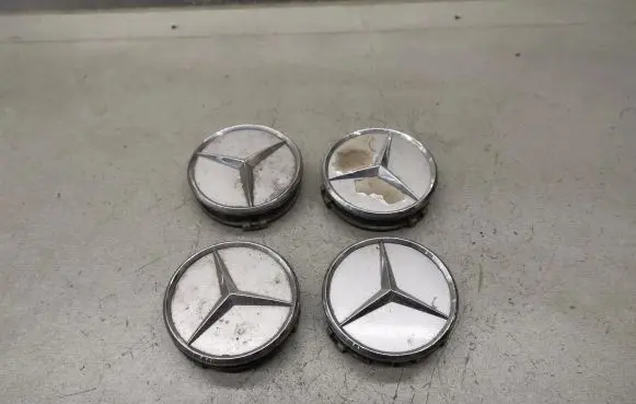 Mercedes-Benz E W211 Original wheel cap 2204000125