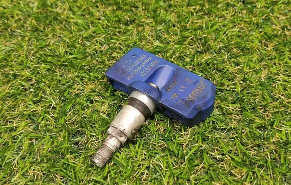BMW 5 F10 F11 Tire pressure sensor ZPNVS62U009