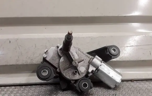 Nissan Qashqai Rear window wiper motor 0390201820