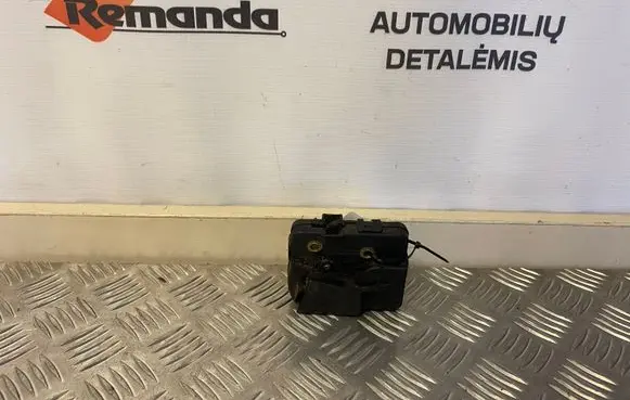 BMW 5 E60 E61 Tailgate window lock/catch/latch 8218849