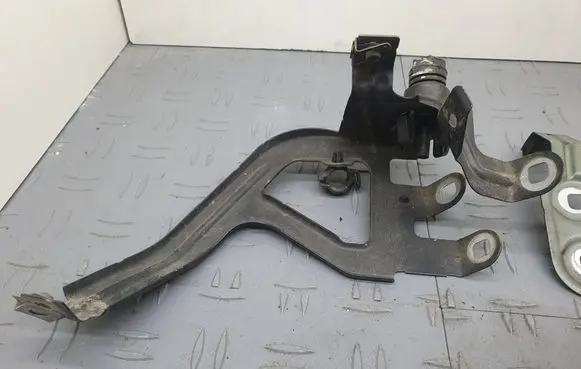 BMW 5 F10 F11 Fender mounting bracket 