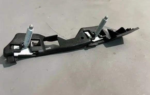 Audi A8 S8 D4 4H Front bumper mounting bracket 4H0807132B
