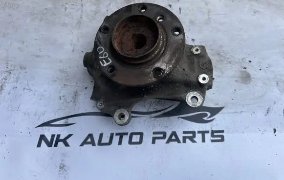 BMW 5 E60 E61 Front wheel hub 6760953