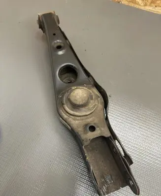 Rear upper control arm/wishbone