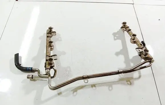 Audi A6 S6 C5 4B Fuel main line pipe 06C133681