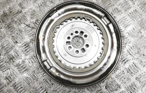 Skoda Octavia Mk4 Flywheel 04C105266H