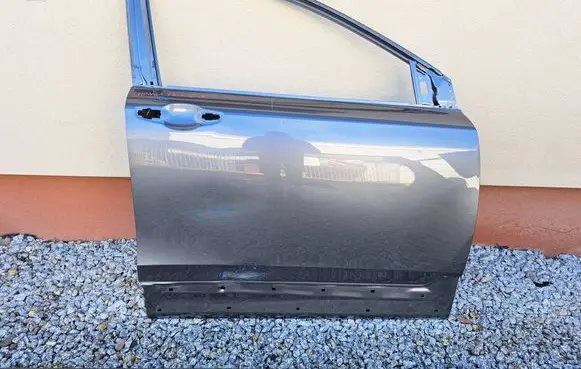 Honda CR-V Front door 