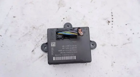 Ford C-MAX II Door control unit/module MODU