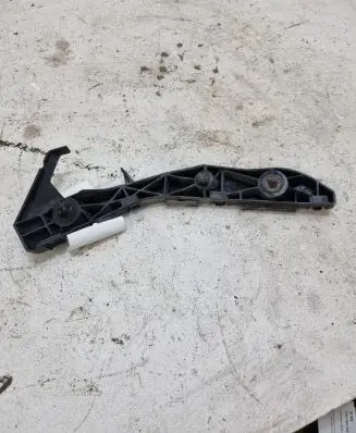 Toyota Prius (XW20) Front bumper mounting bracket 5211547010