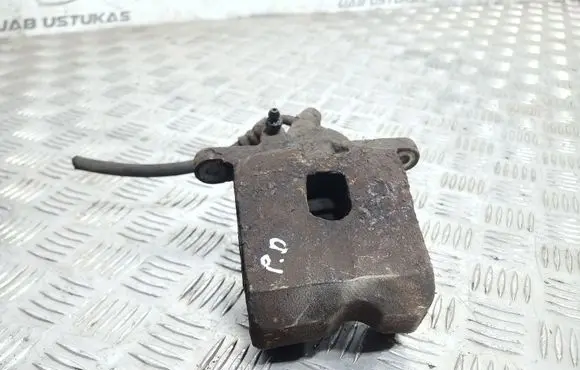 Toyota RAV 4 (XA20) Front brake caliper