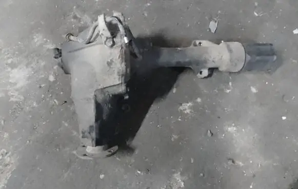 Toyota Land Cruiser (J120) Front differential 