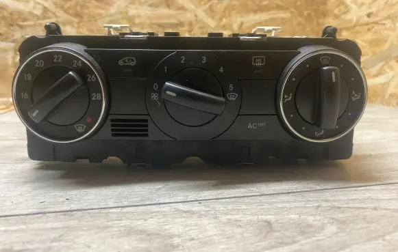 Mercedes-Benz A W169 Climate control unit A1698300585 986914P 0410111B000