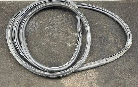 Audi Q7 4L Trunk rubber seal (body) 4L0827705D