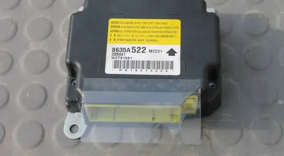 Mitsubishi L200 Airbag deployment crash/impact sensor MITSUBISHI8635A522 8635A522 W2T91981