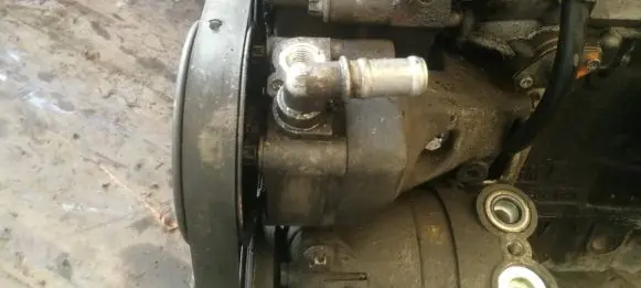 Opel Vectra B Power steering pump 90502551 7612955101