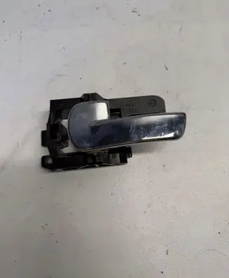 Nissan Qashqai Front door interior handle 80671