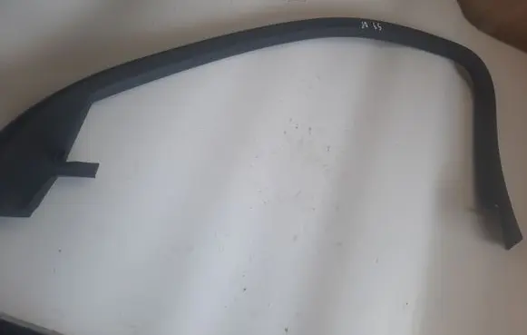 Audi A3 S3 8V Front door glass trim molding 8V5867610