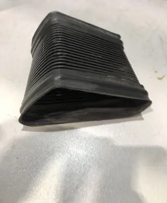 Volkswagen PASSAT B5.5 Air intake duct part 3B0129617F