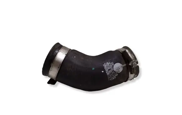Audi Q3 8U Turbo air intake inlet pipe/hose 04L145828D