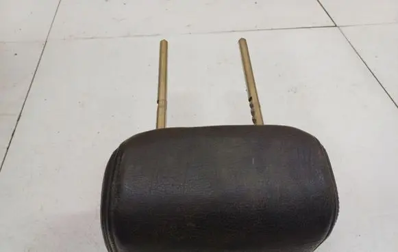 Saab 9-5 Front seat headrest 
