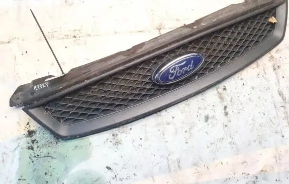 Ford Focus Front grill 4m518200aj 4m51-8200aj