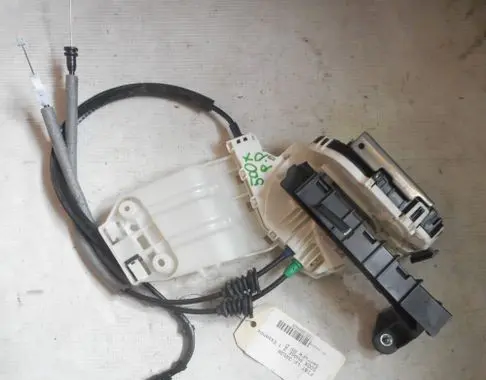 Fiat 500X Front door lock 52139900 40126025
