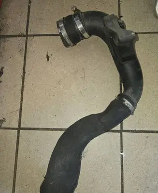 Intercooler hose/pipe
