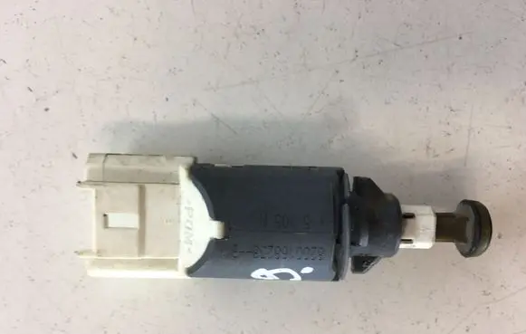 Renault Scenic II - Grand scenic II Brake pedal sensor switch 8200168258B