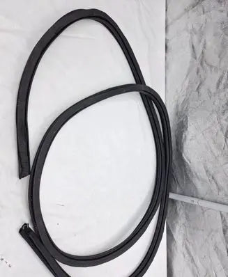 Porsche Cayenne (9Y0 9Y3) Rubber seal rear door 9Y3833721