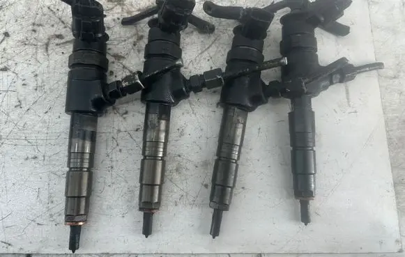 Peugeot 308 Fuel injectors set 0445110340