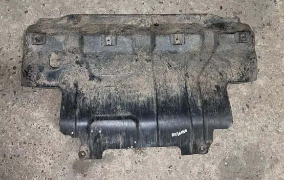 Nissan Navara D40 Engine splash shield/under tray