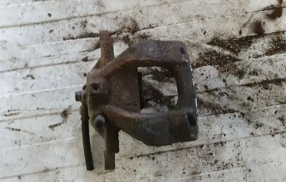 Toyota Auris 150 Front brake caliper NOCODE