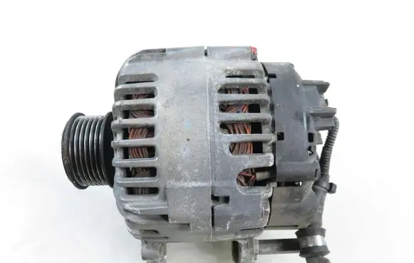 Volkswagen PASSAT B6 Generator/alternator TG14C011 06F903023C