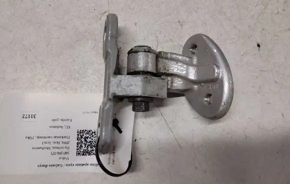 Volvo S40 Rear door lower hinge