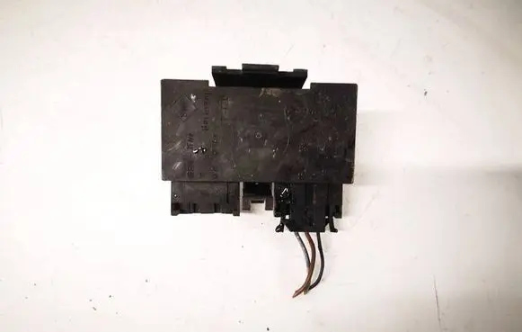 Volkswagen PASSAT B4 Tail light bulb cover holder 3A9945259