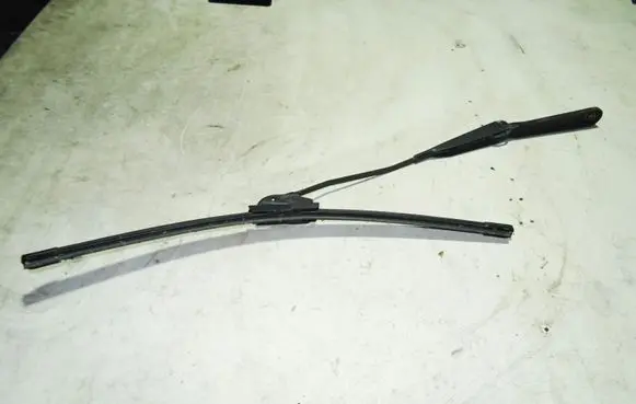 Renault Kangoo I Front wiper blade arm 8200158098