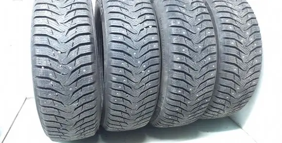 Volkswagen Golf II R15 winter/snow tires with studs 18565R15 WINTERCRAFTICEWI31